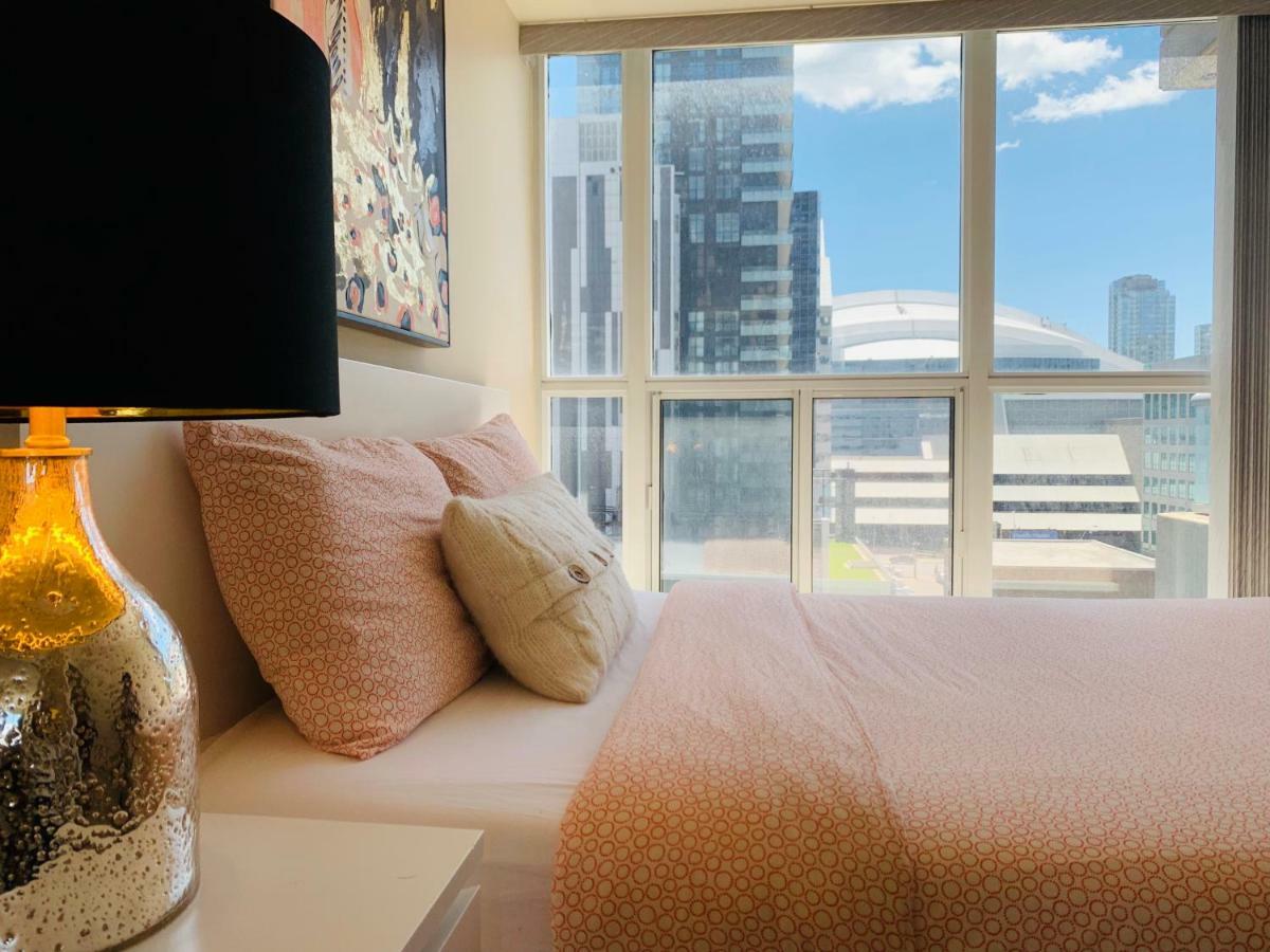 Apartment Luxury 3 Bedroom/2 Bathroom With Cn Tower View In The Heart Of Downtown *
