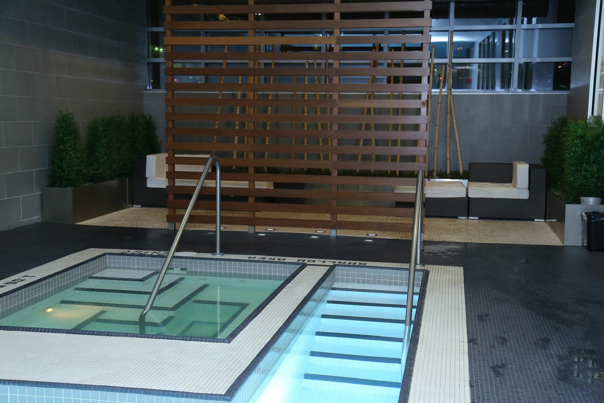 Plush Hotel