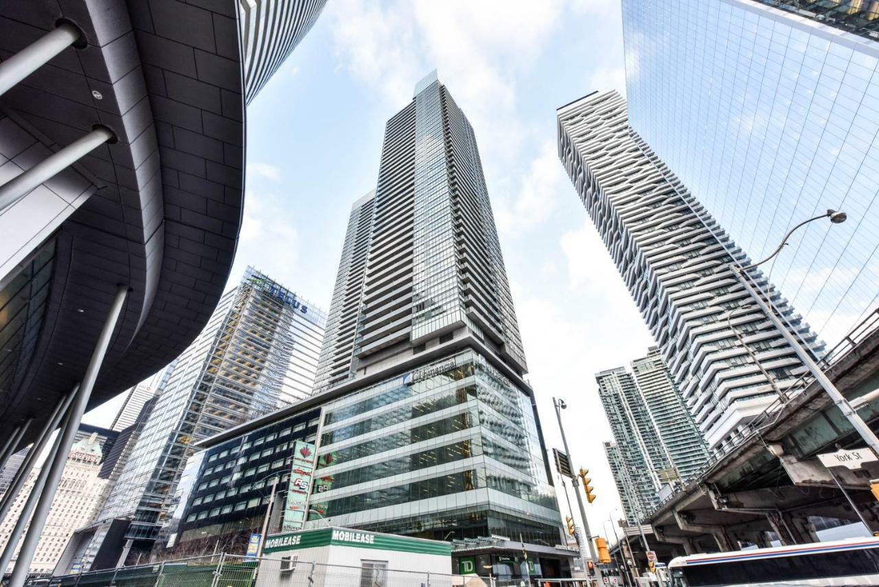 Sarkar - Maple Leaf Square *