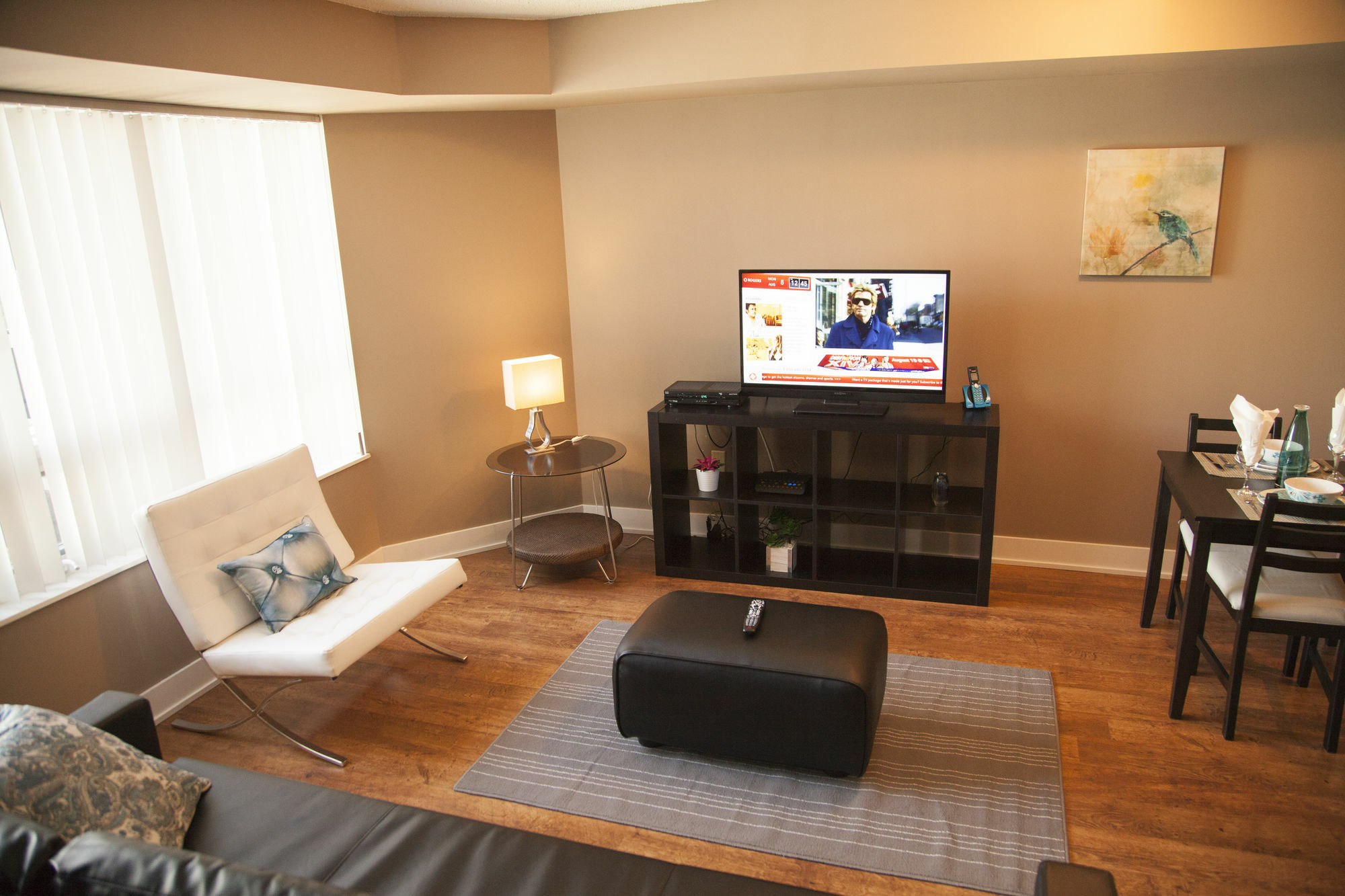 Red Maple - Blue Jays Way Apartment