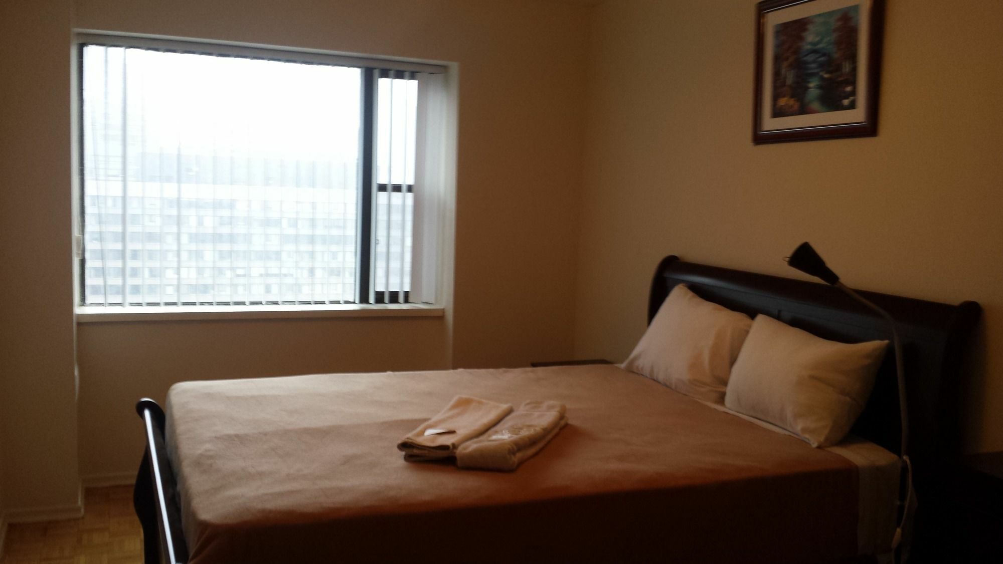 Toronto Furnished Living-Gerard Apartment *