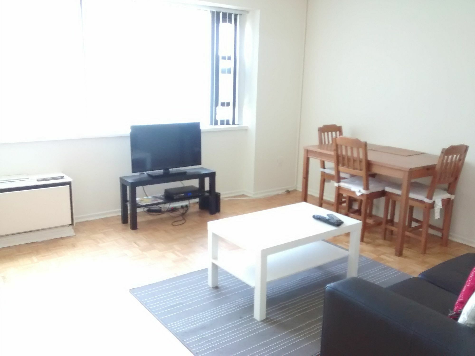 Toronto Furnished Living-Gerard