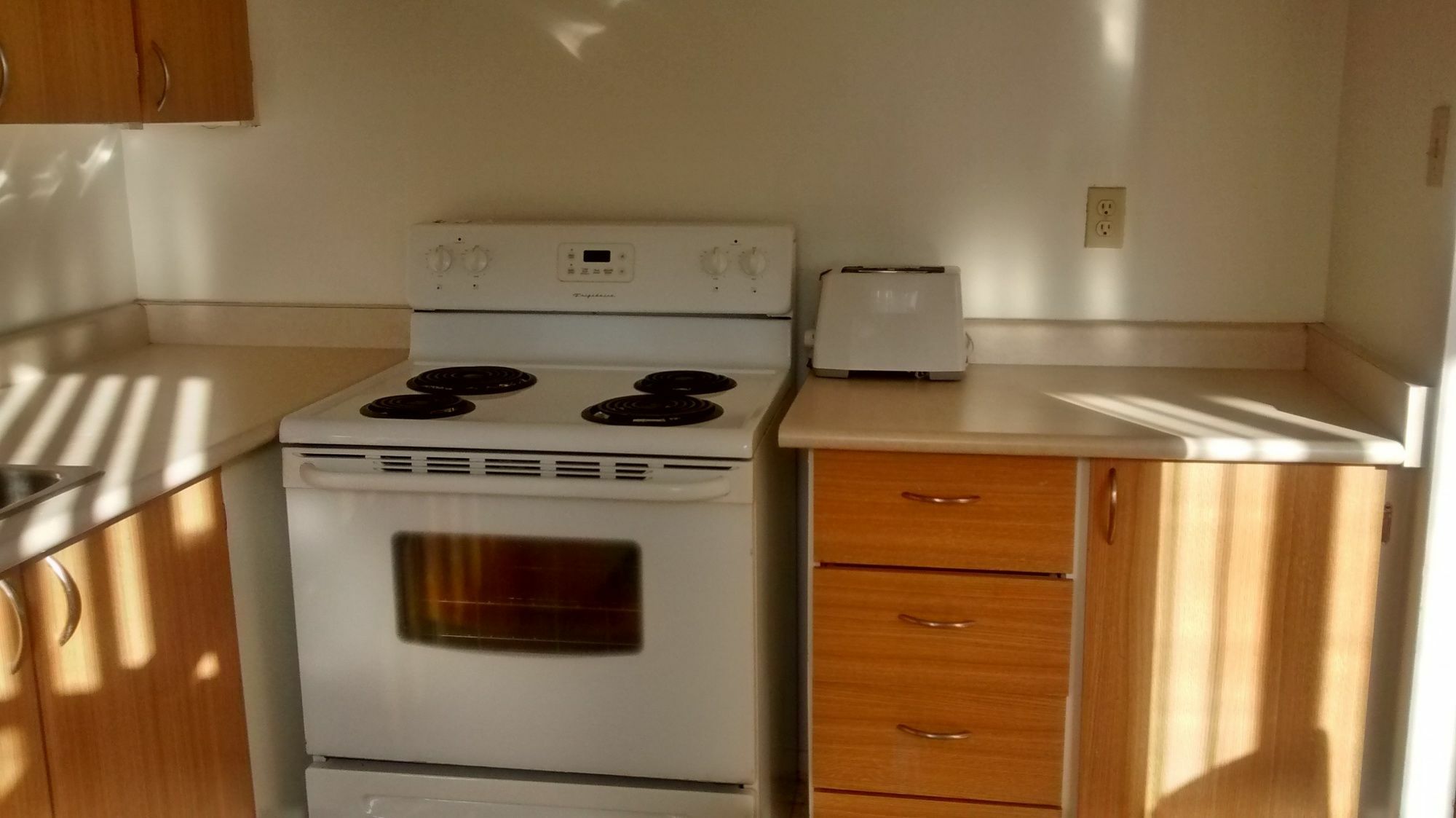 Toronto Furnished Living-Gerard