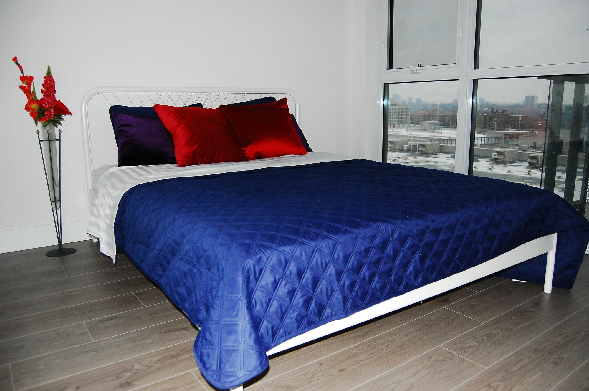 Shops At Don Mills Furnished Toronto