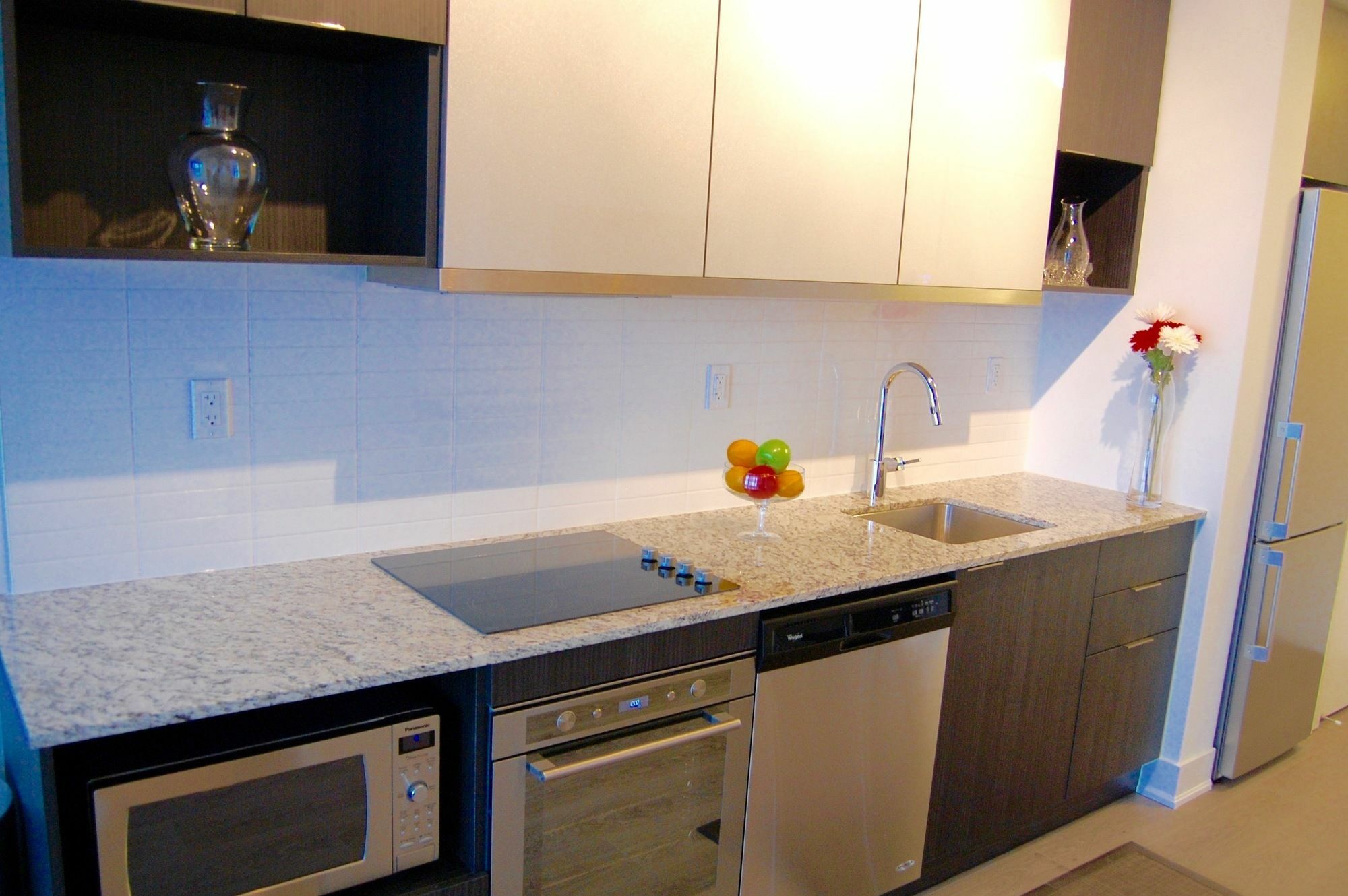 Shops At Don Mills Furnished