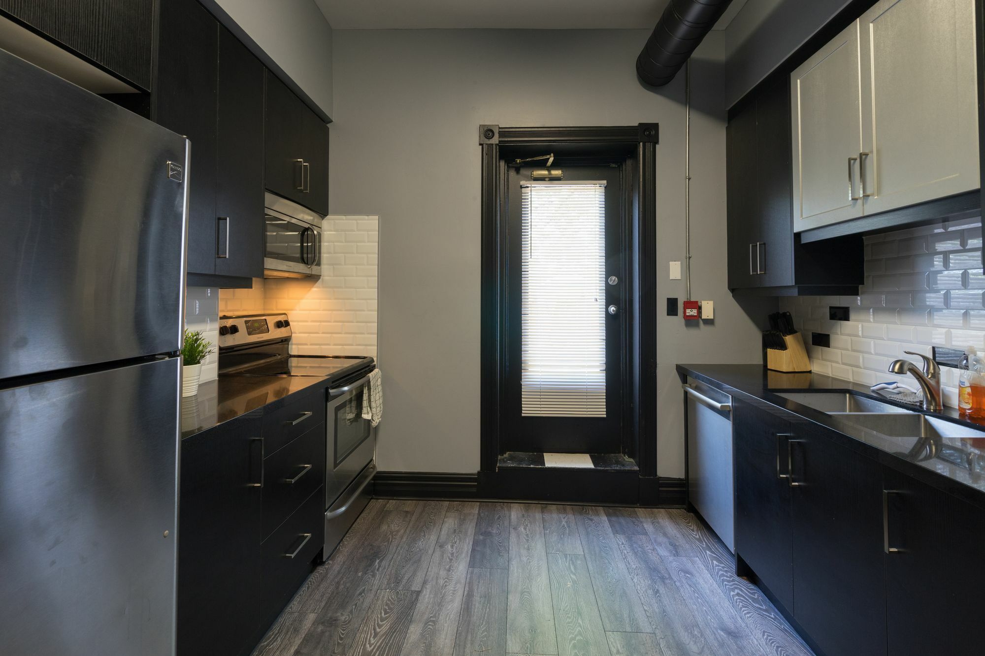 Applewood - West Queen West Loft Apartment *