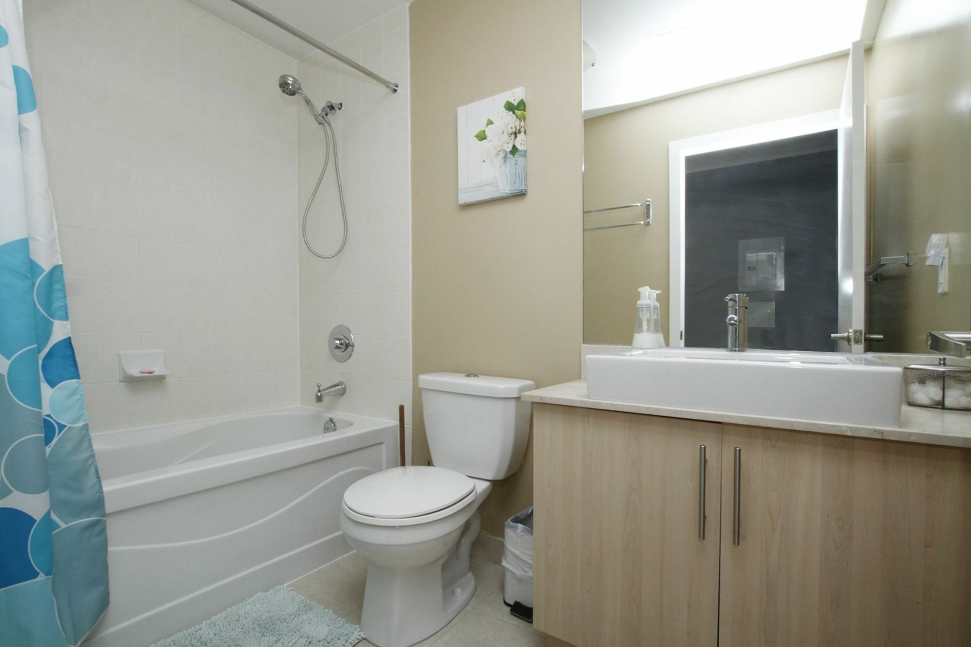 Applewood Financial District Cn Tower Apartment