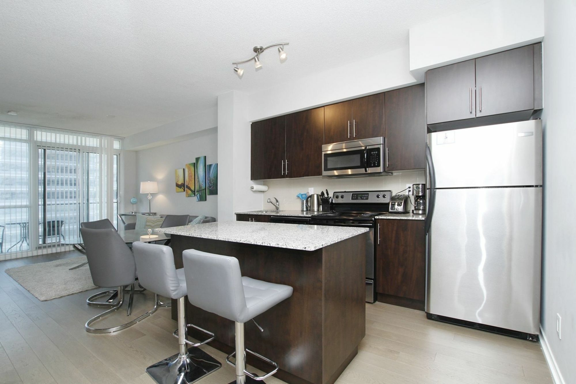 Applewood Financial District Cn Tower Apartment