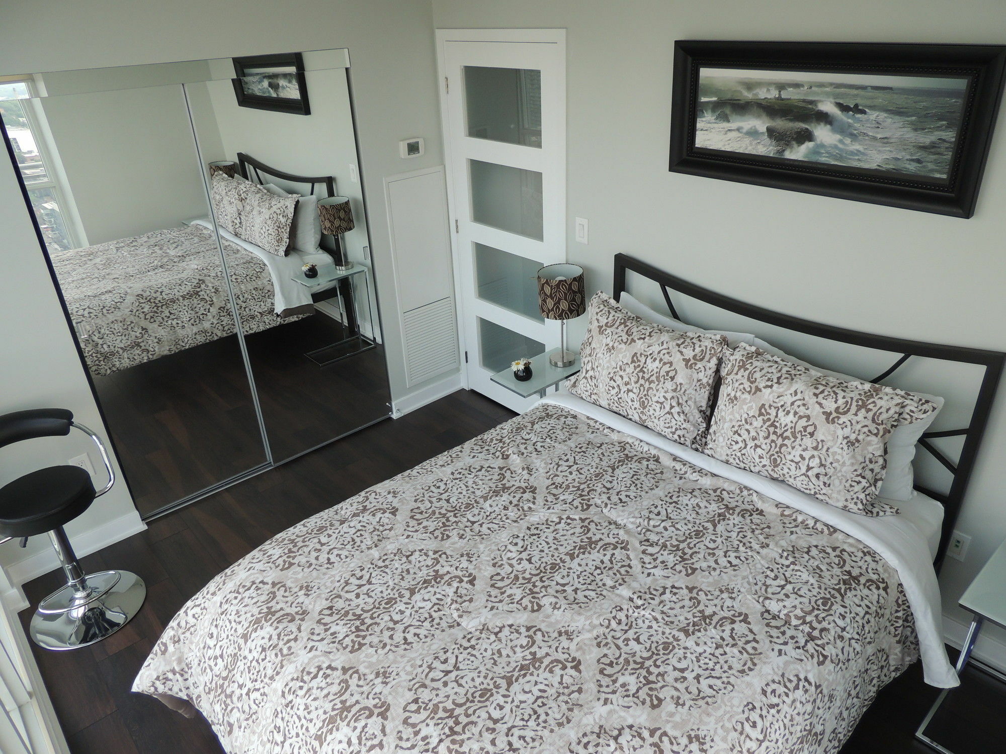 Tvhr - Luxury Condos In Heart Of Downtown * Toronto
