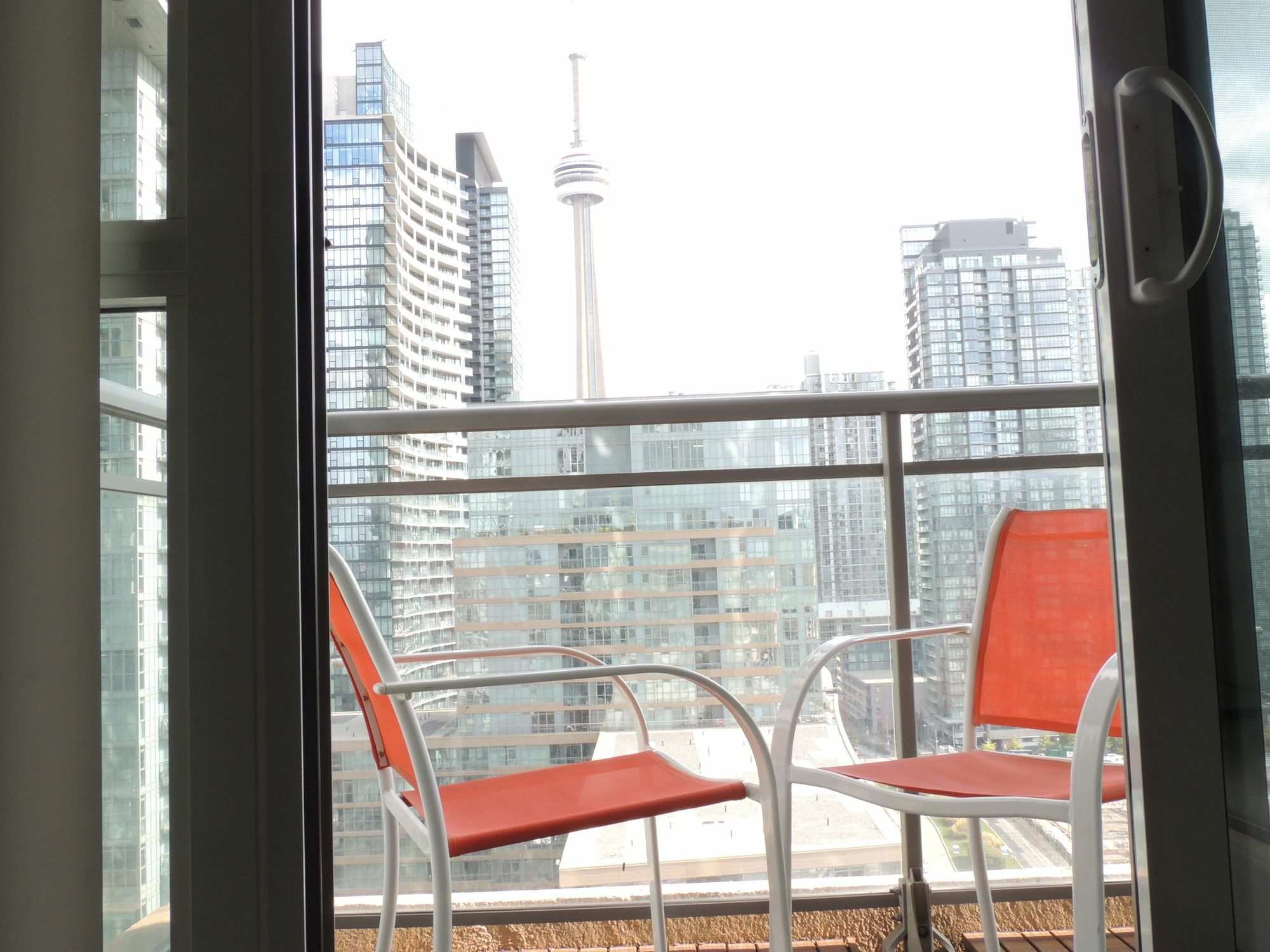 Apartment Tvhr - Luxury Condos In Heart Of Downtown