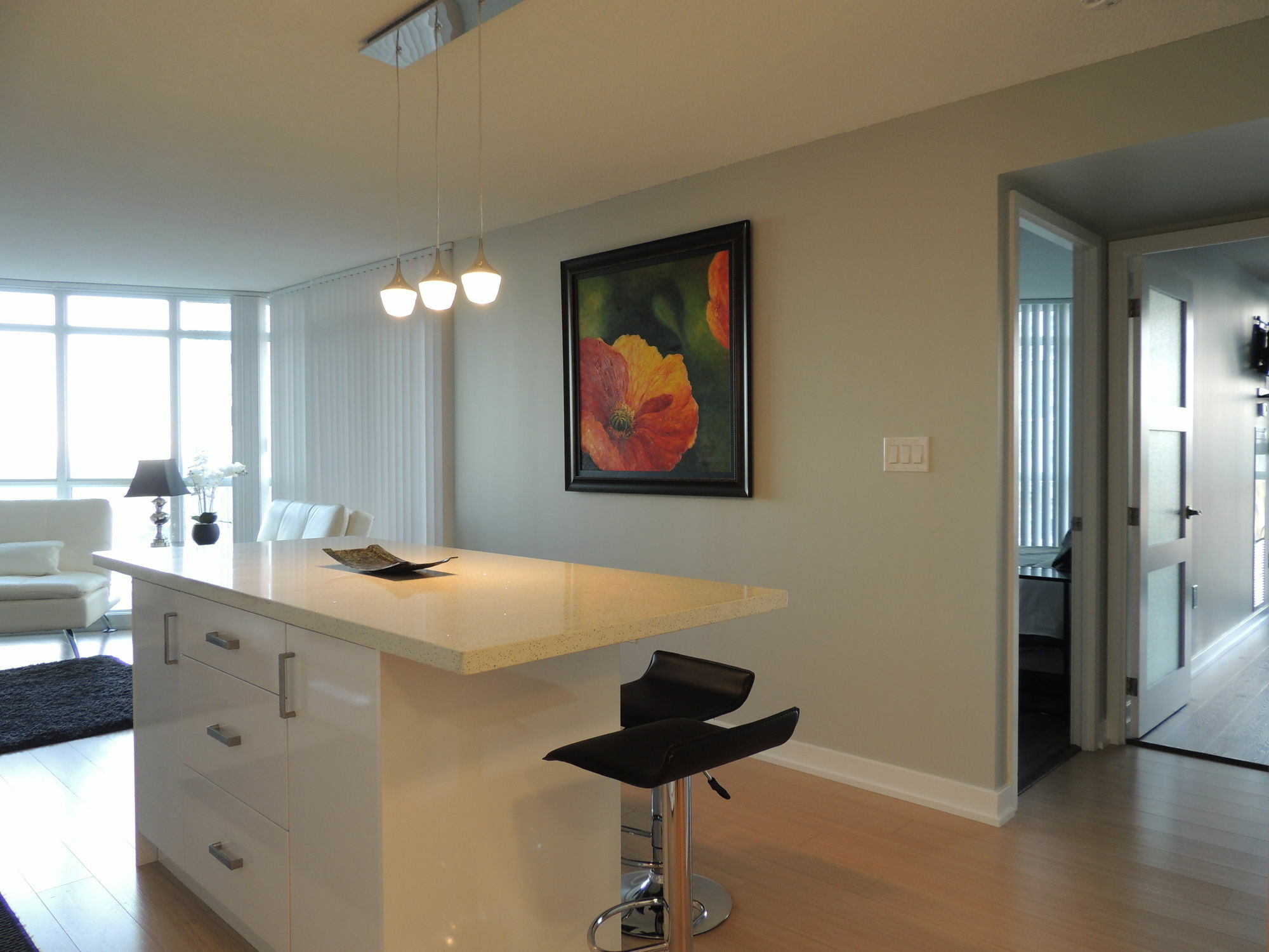 Tvhr - Luxury Condos In Heart Of Downtown *
