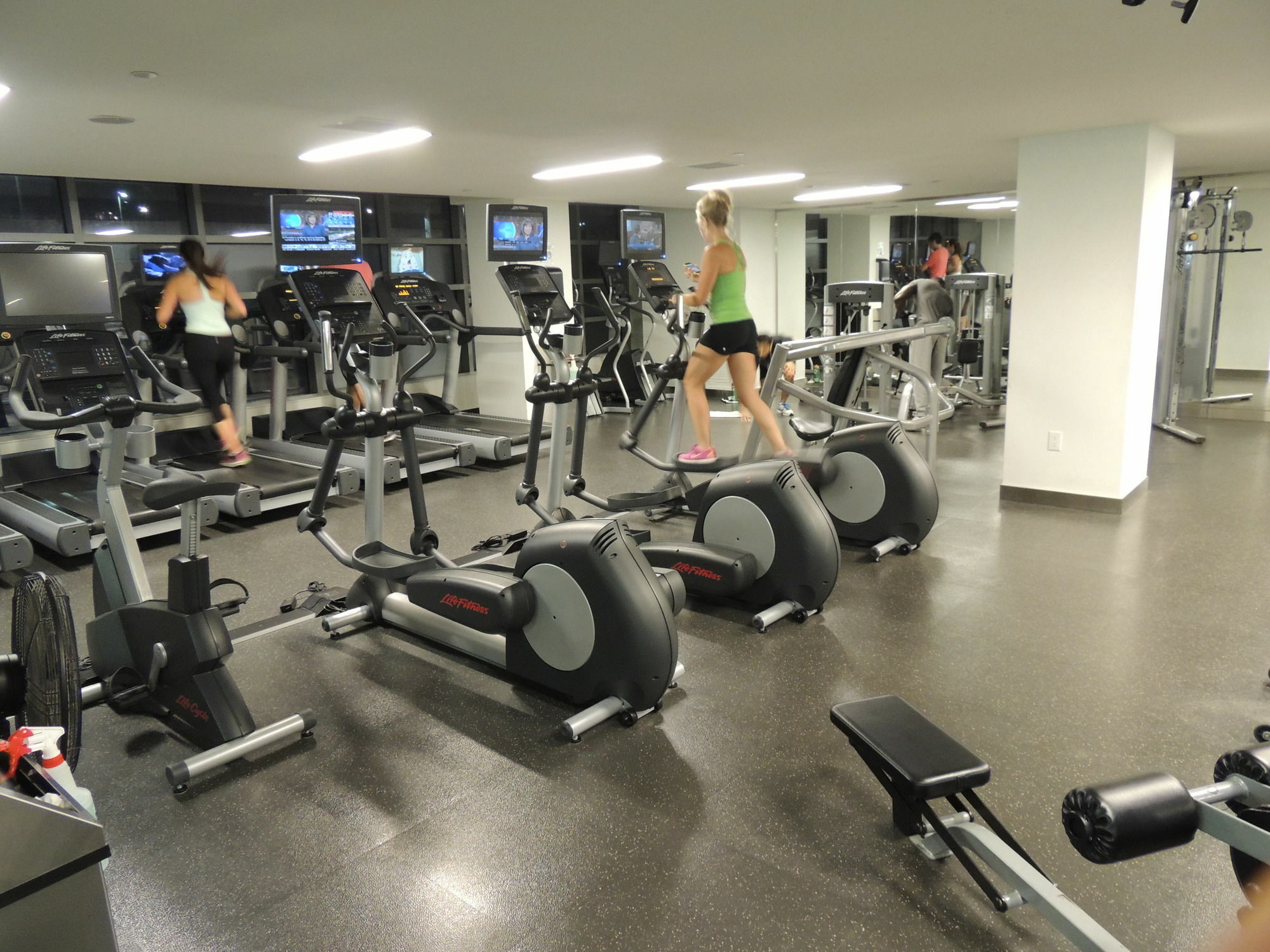 Apartment Tvhr - Luxury Condos In Heart Of Downtown Toronto