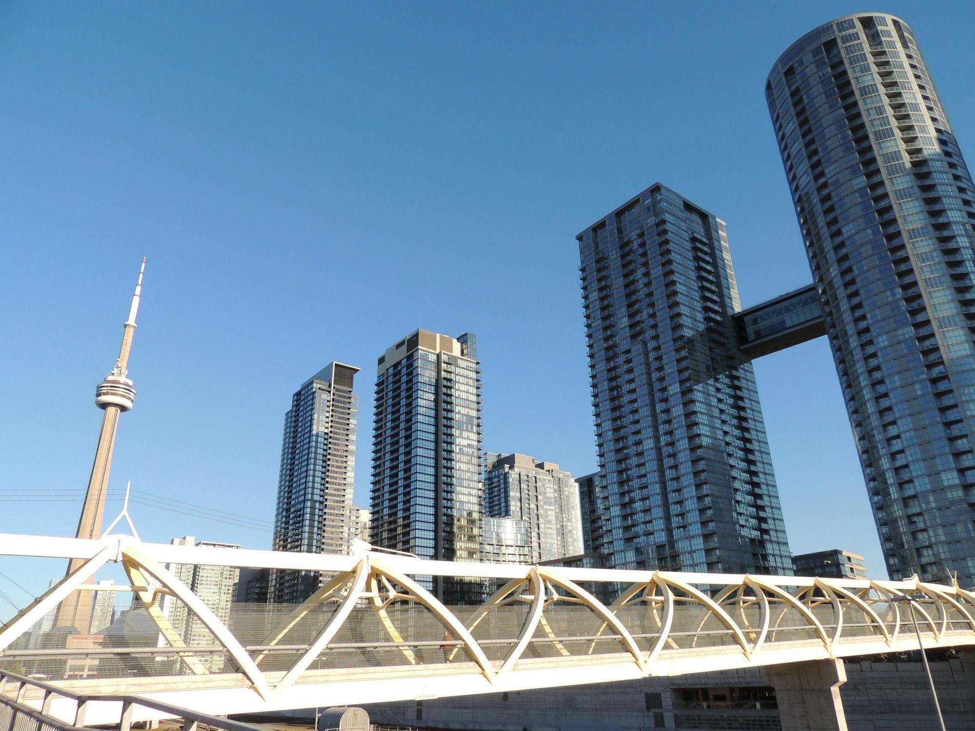 Tvhr - Luxury Condos In Heart Of Downtown Apartment *