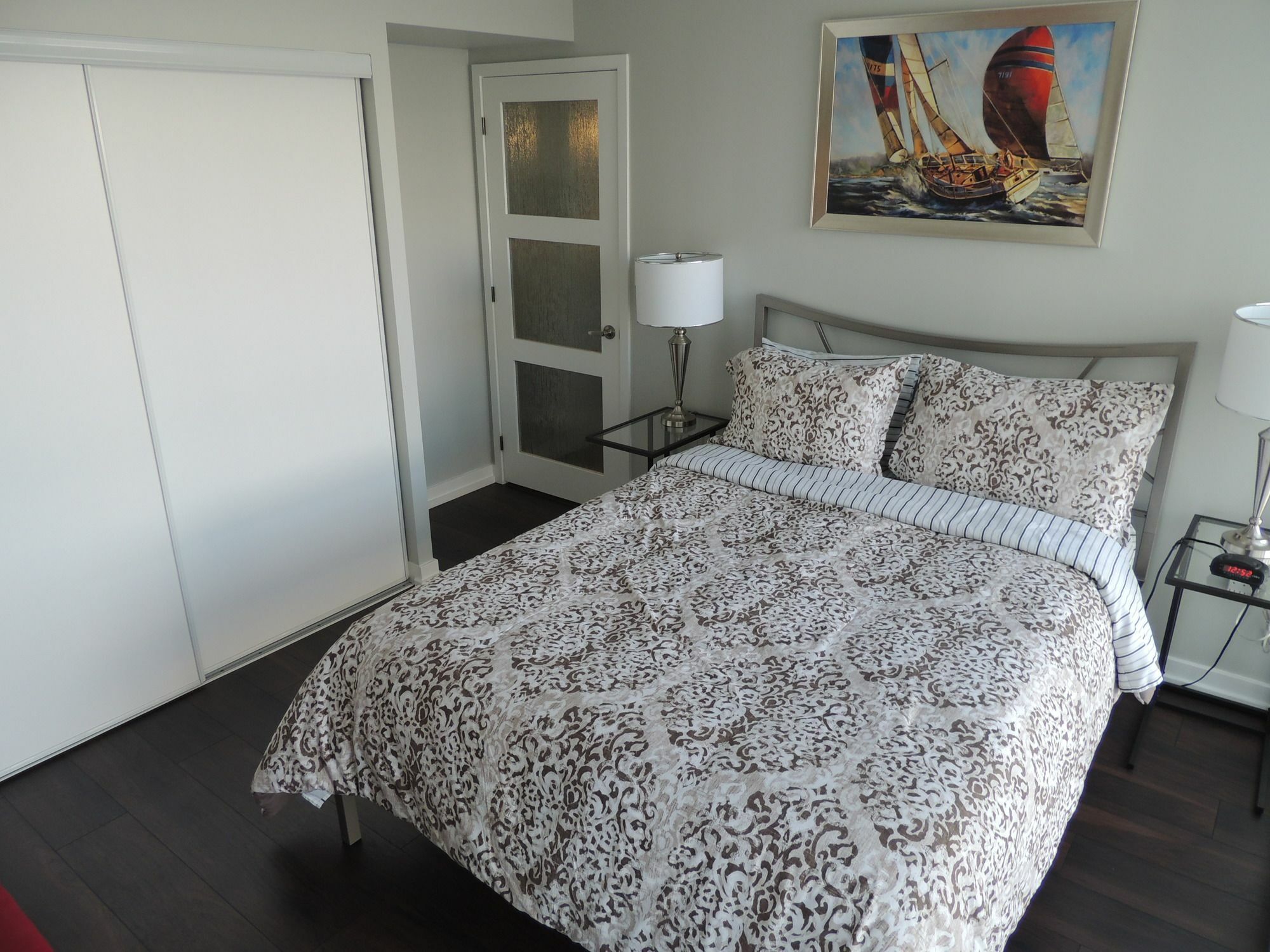 Apartment Tvhr - Luxury Condos In Heart Of Downtown Toronto