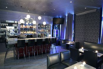 Windsor Arms Hotel