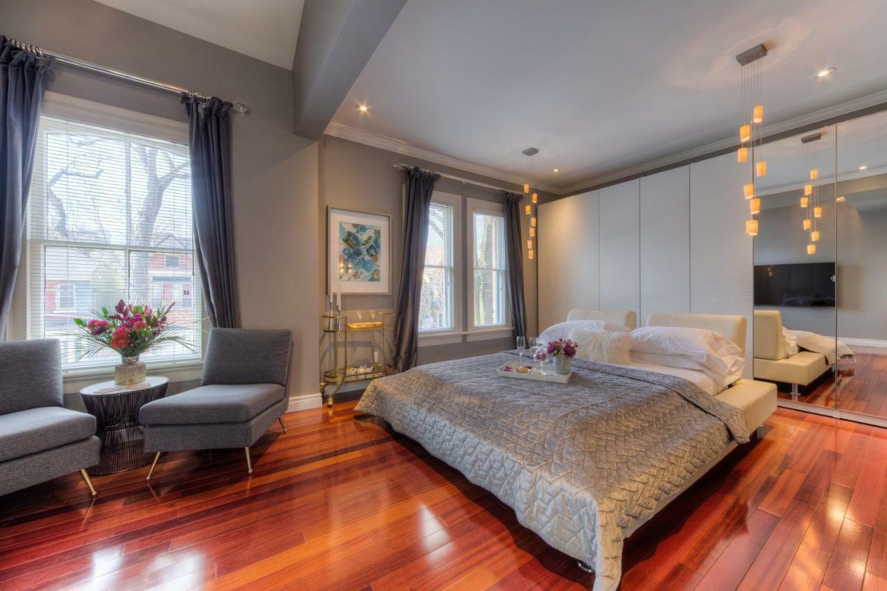 Downtown Luxury Victorian Retreat Guest house