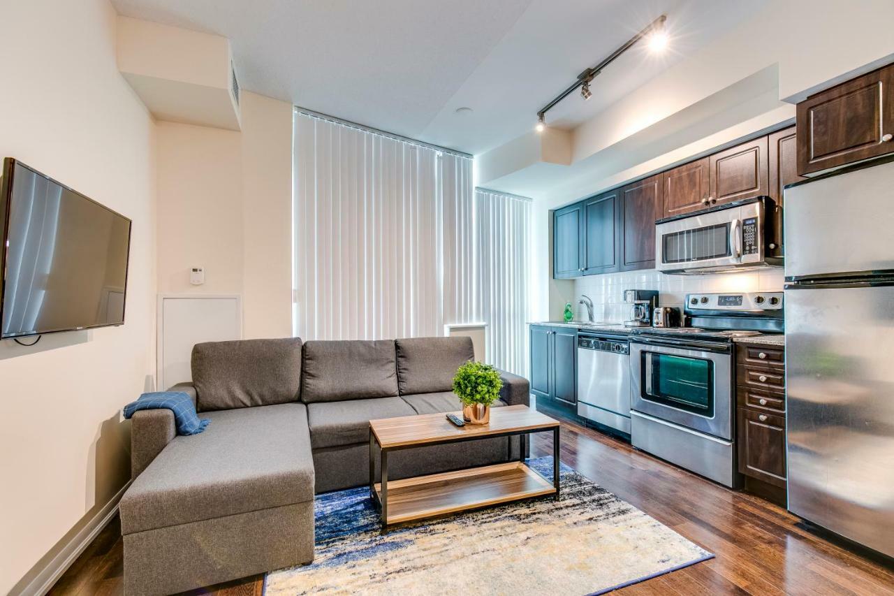 Stunning By Waterfront Apartment Toronto
