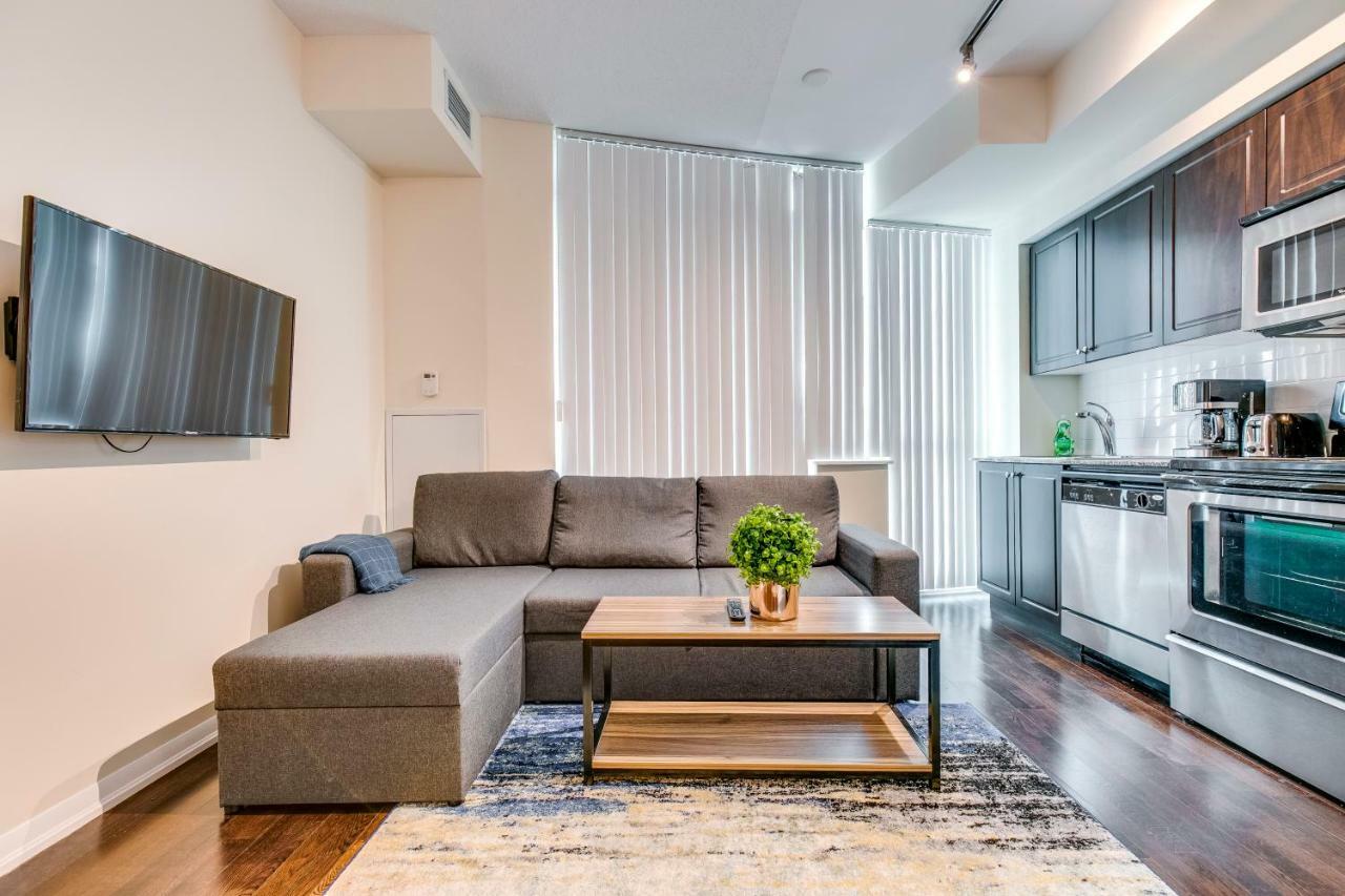 Apartment Stunning By Waterfront *