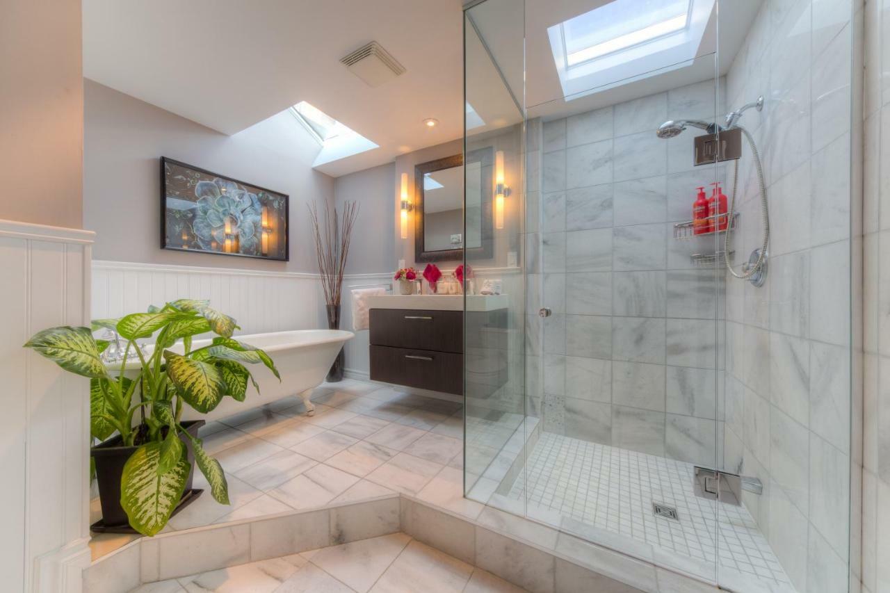 Downtown Luxury Victorian Retreat Guest house 4*