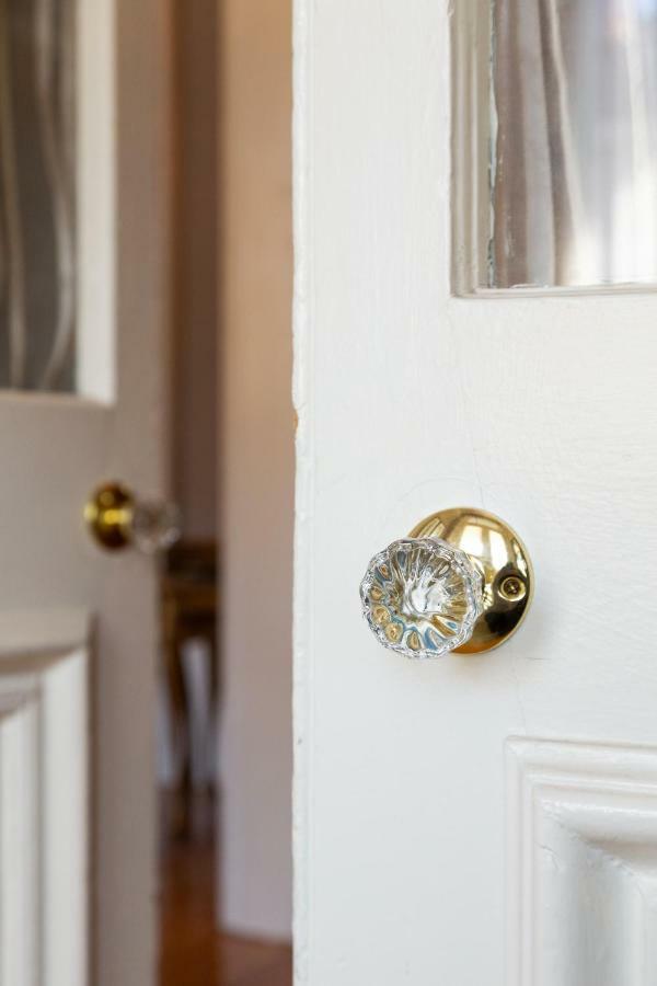 Guest house Downtown Luxury Victorian Retreat 4*
