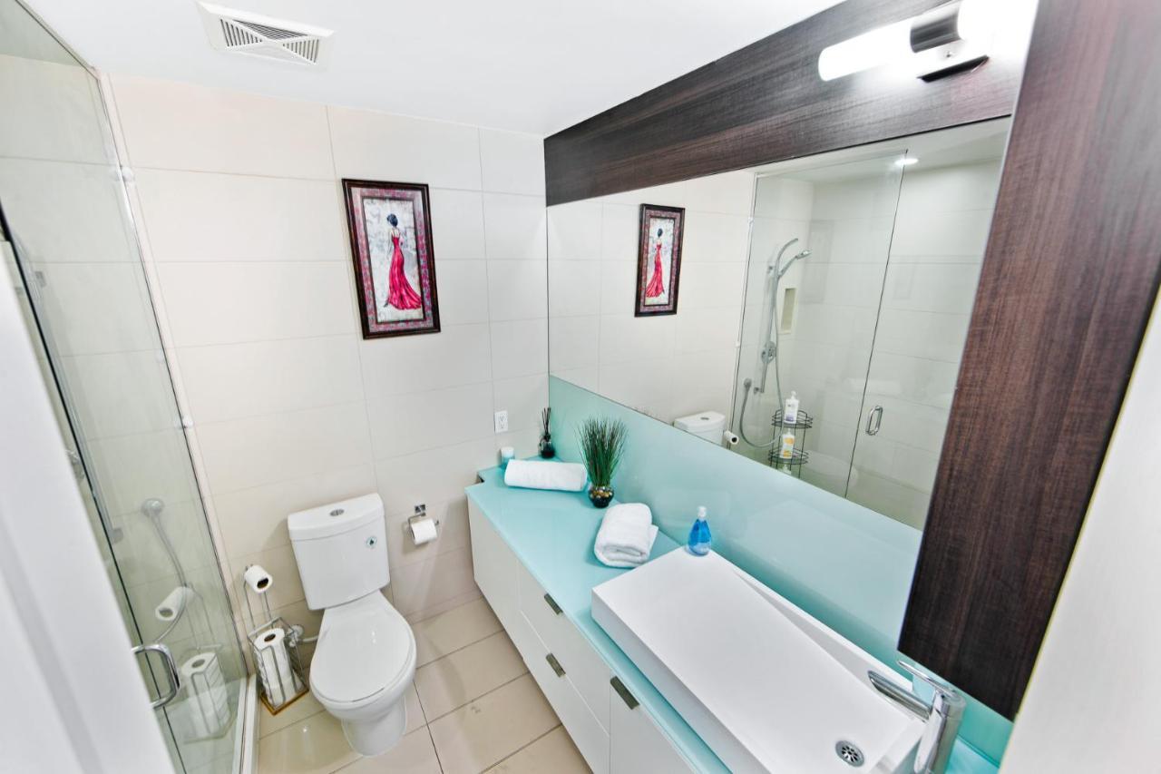 Deluxe Executive Suites * Toronto