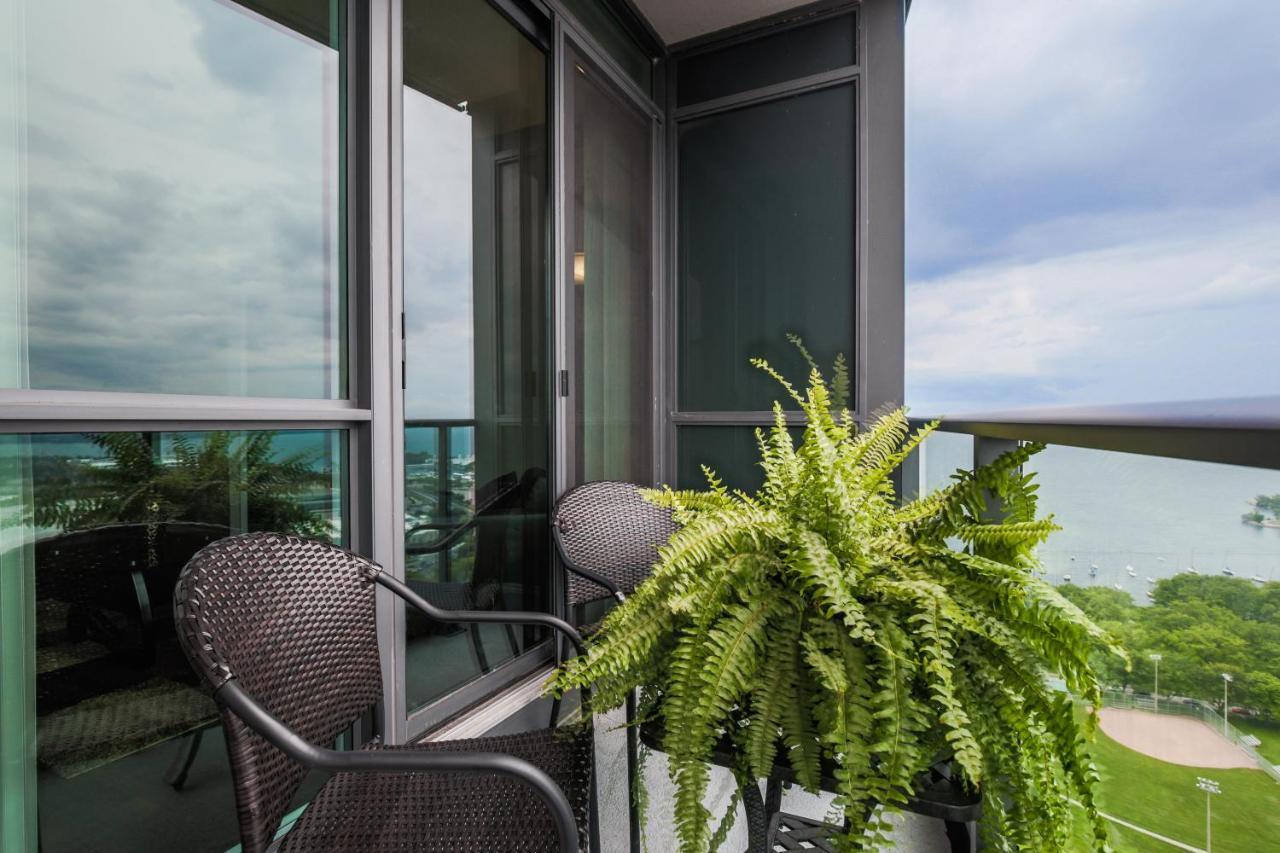 Gorgeous Downtown Oasis With Views & Parking! * Toronto