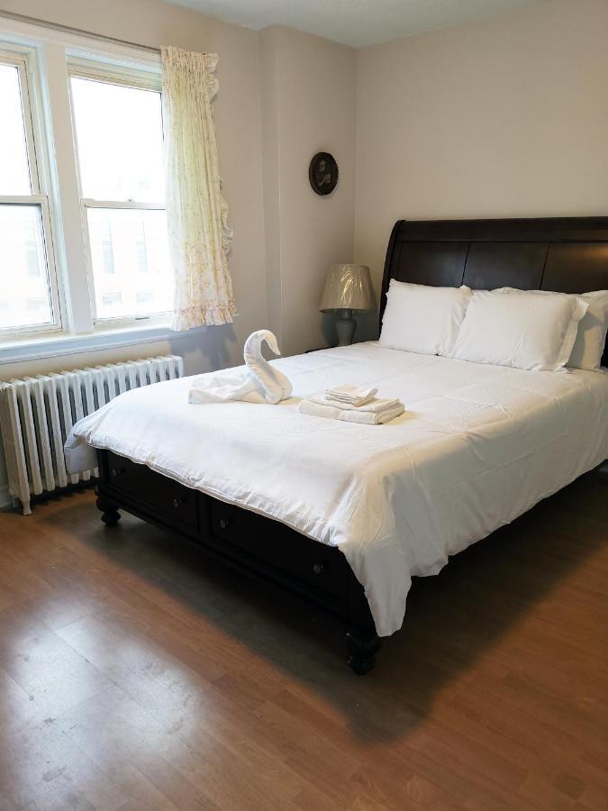Homestay Cozy Private Rm Heart Of North York Free Parking Full Kitchen Close To Downtown