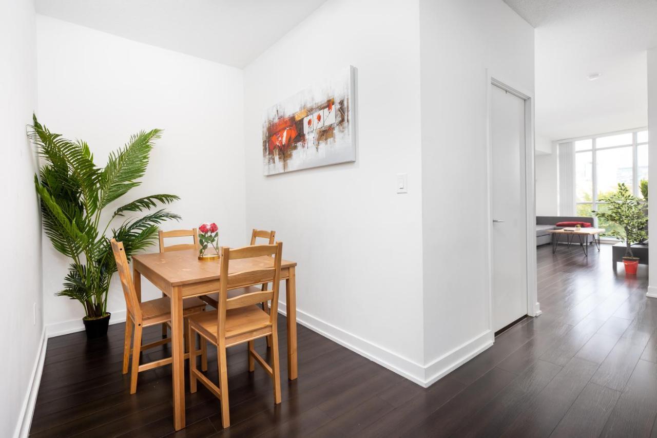 Walk To Rogers, Scotia Arena, Cn Tower Apartment *