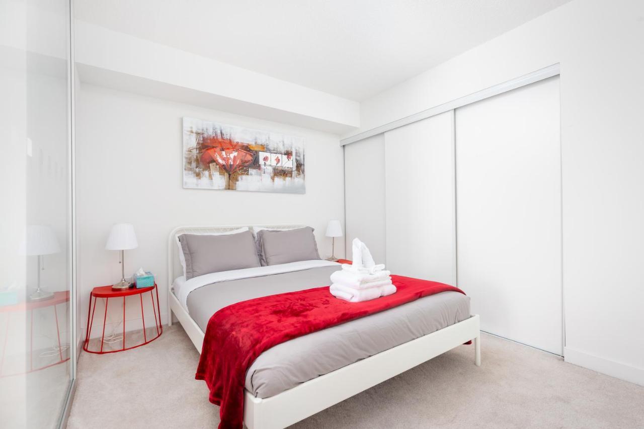 Walk To Rogers, Scotia Arena, Cn Tower Apartment *