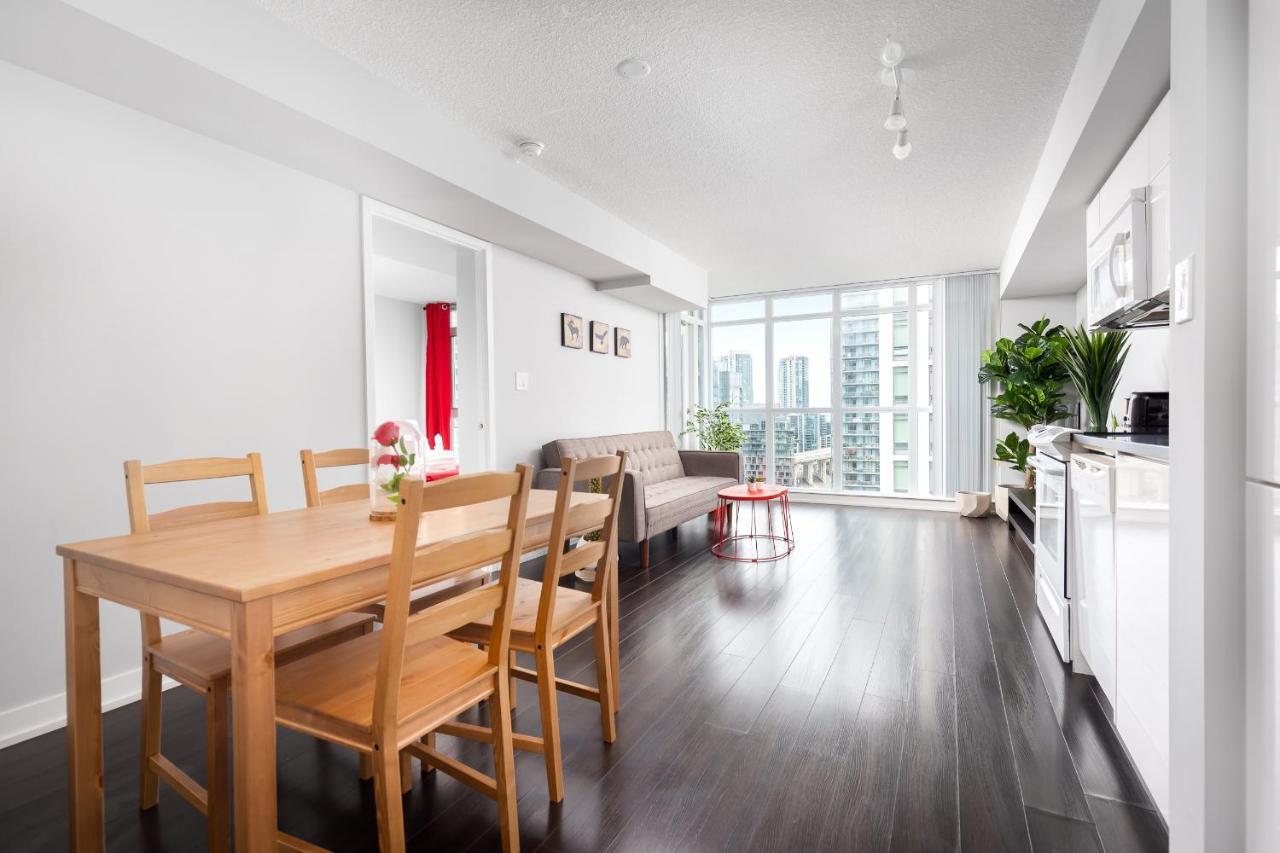 Walk To Rogers, Scotia Arena, Cn Tower Apartment *