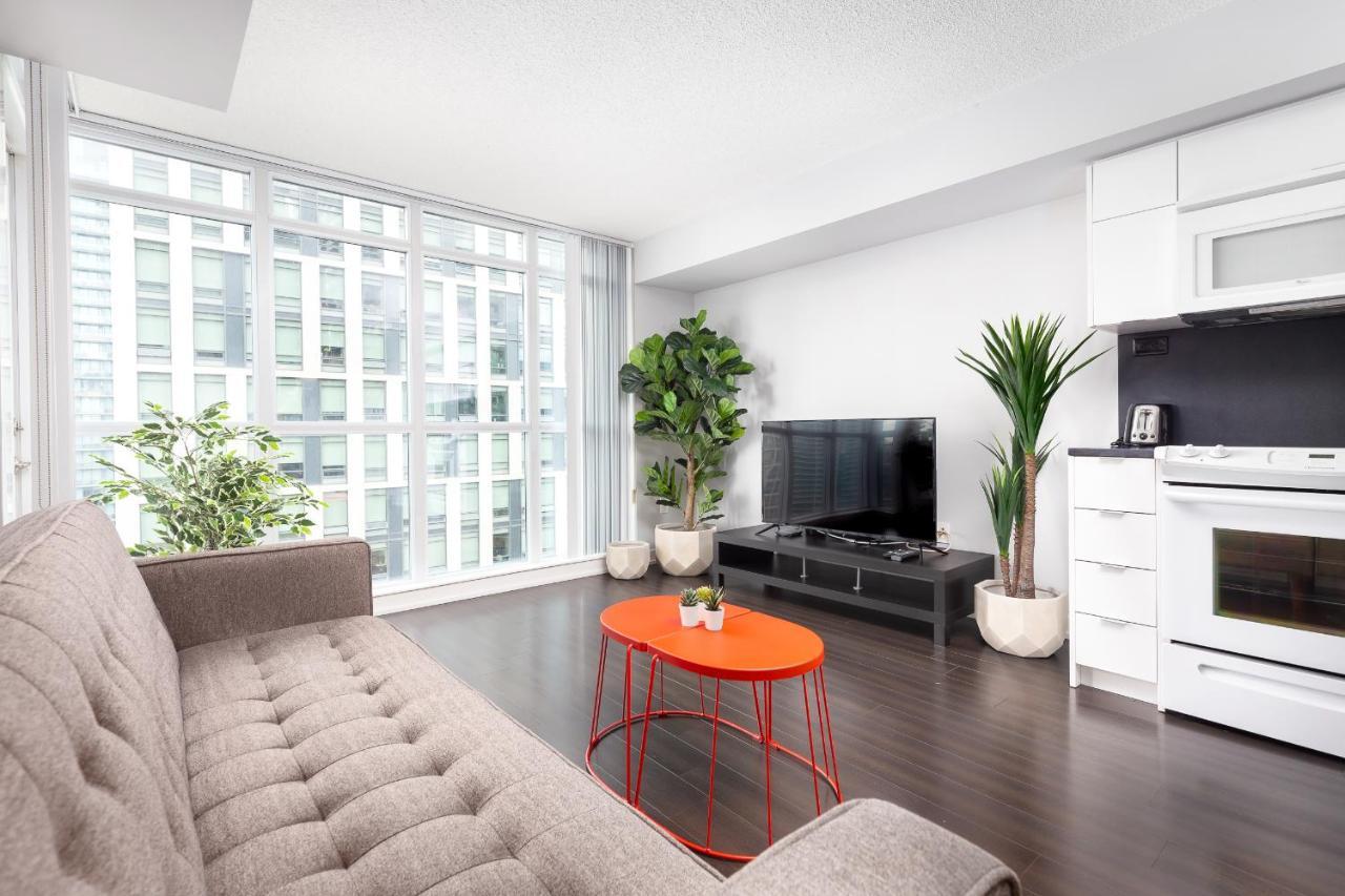 Walk To Rogers, Scotia Arena, Cn Tower Apartment *