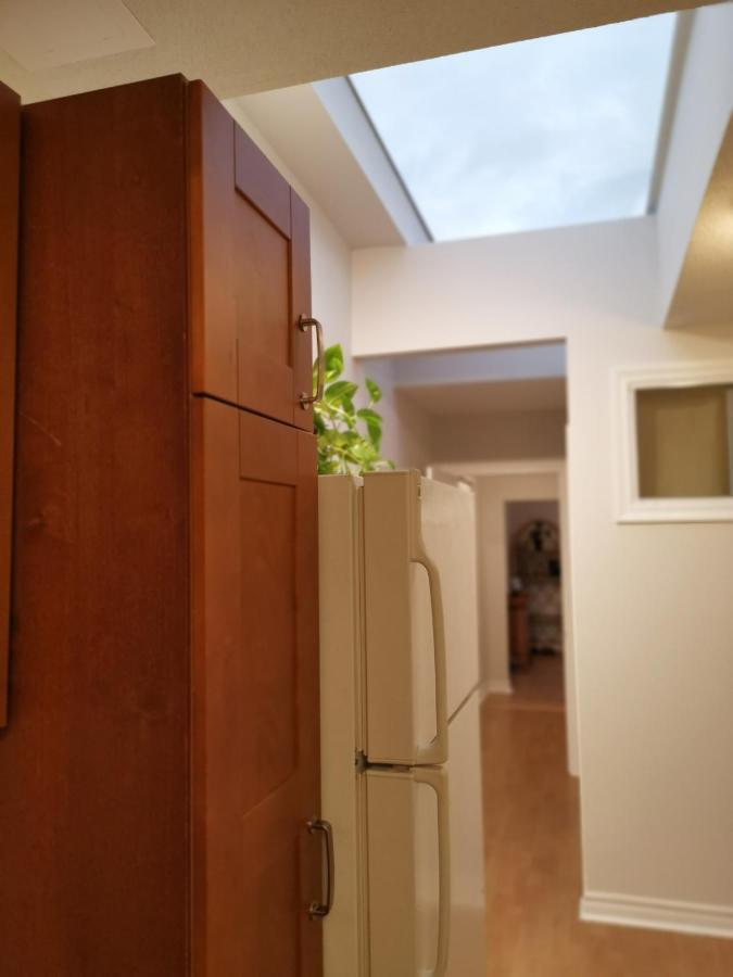 Homestay Cozy Private Rm Heart Of North York Free Parking Full Kitchen Close To Downtown *