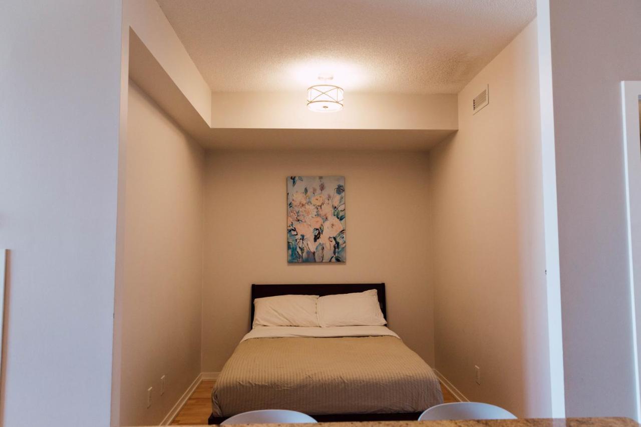 Apartment Sarkar - Maple Leaf Square *