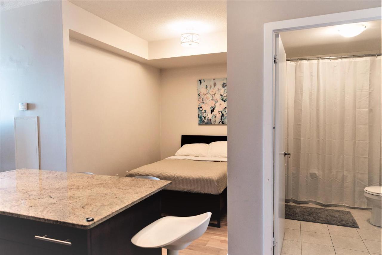 Apartment Sarkar - Maple Leaf Square *