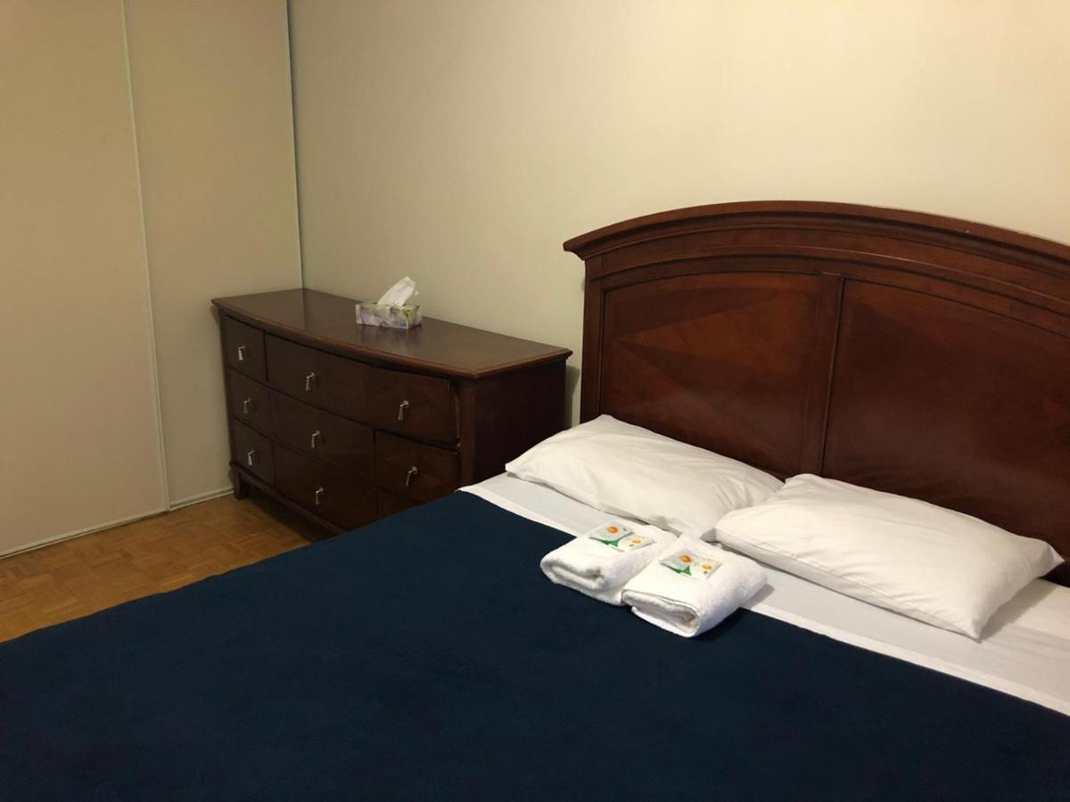 Toronto Furnished Living-Gerard Apartment