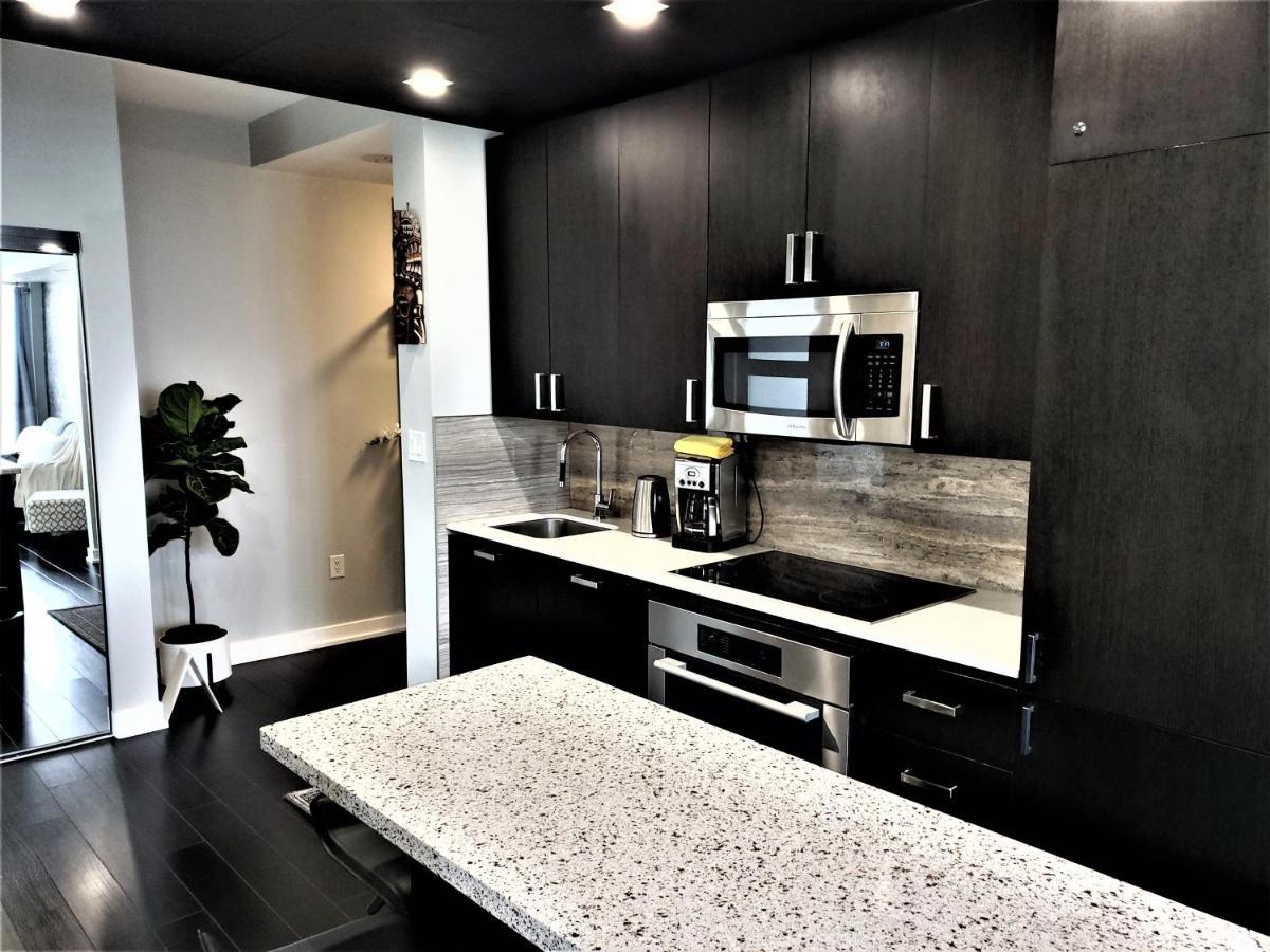 Tvhr - Luxury Condos In Heart Of Downtown Apartment *