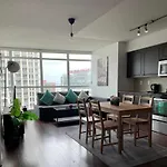 Toronto Downtown 2 Bedroom Families Only Sleeps 5