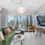 Designer 1Br + Study Suite In Coveted Yorkville