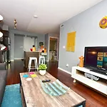 Downtown Condo, Free Parking & Amenities