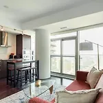 Luxury Lake View & City View - One Free Parking