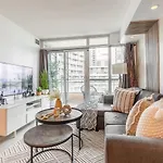 Luxury 2Br Toronto Downtown Condo W/ Cn Tower View