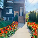 Lovely 3 Bedrooms Apartment Space Share Toronto