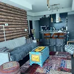 Cozy 2 Bedroom Boho Apartment North York Skyscraper