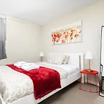 Rooms For Rent Beside U Of T