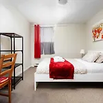 Rooms For Rent Beside U Of T