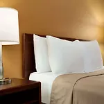 Travelodge By Wyndham Toronto East