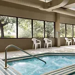 Travelodge By Wyndham Toronto East