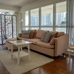 Large 2 Bedrooms Besides Cn Tower