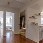 Large 2 Bedrooms Besides Cn Tower