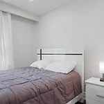 Luxury Villa In Toronto With Walkout Patio And Free Parking